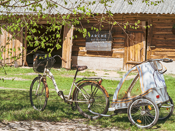 Rower z przyczepką w Arche SIedlisku Rogacze 72